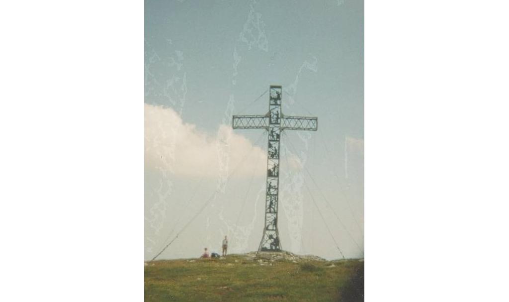 Auf dem Gipfel - 14,5m hohes Gipfelkreuz