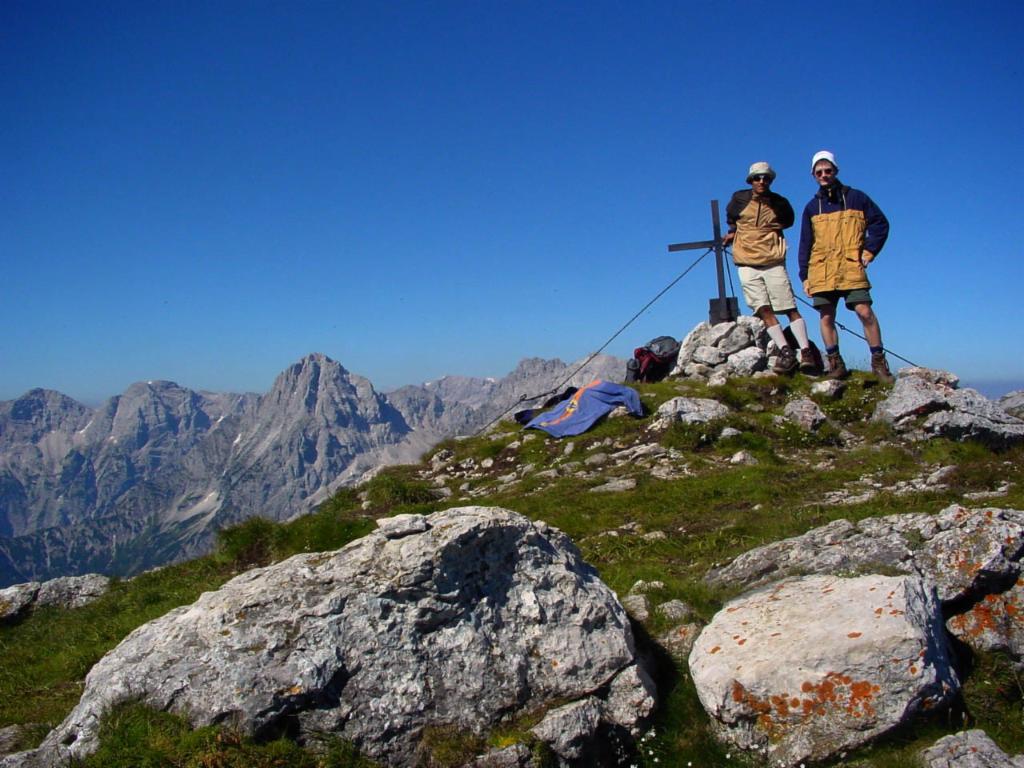Auf dem Gipfel mit Spitzmauer im Hintergrund