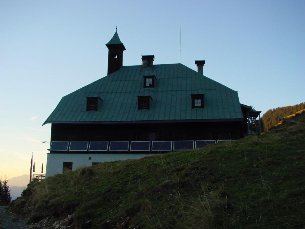 Bochumer Hütte am Abend