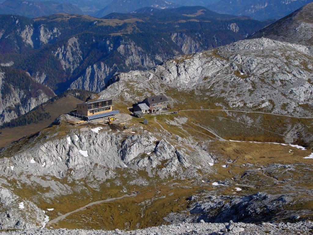 Neu und alt: Schiestlhaus
