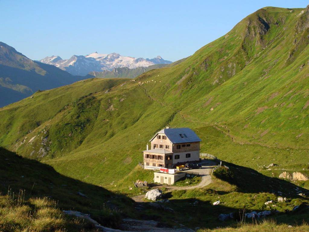 Franz-Fischer-Hütte mit Ankogel