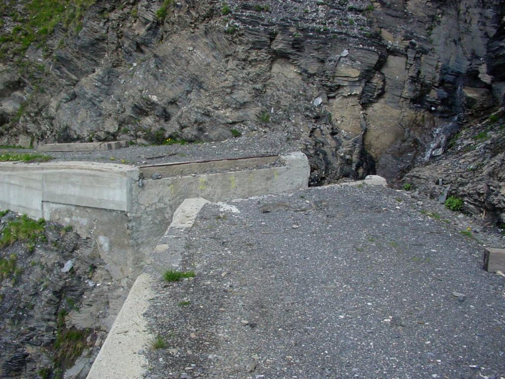 Il manque du pont.