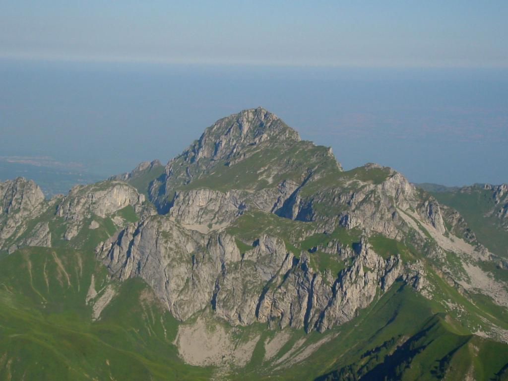 Dent d'Oche depuis les Cornettes de Bise