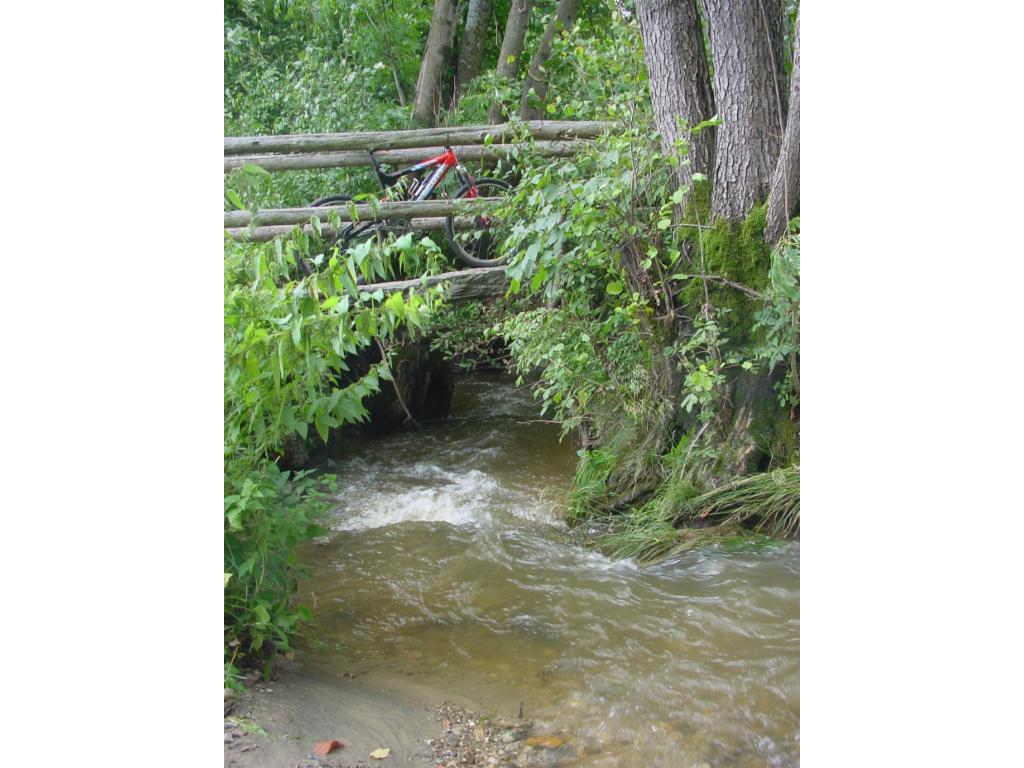 Steinbrücke über den Ferndorfer Bach