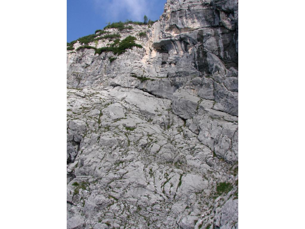 Plattenwand im Mittelteil des Klettersteigs