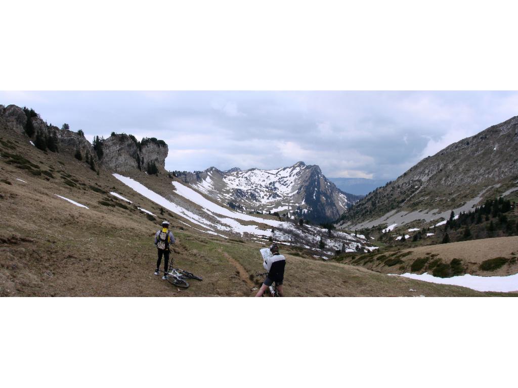 Sur le plateau - Col d'Hurtières au bout