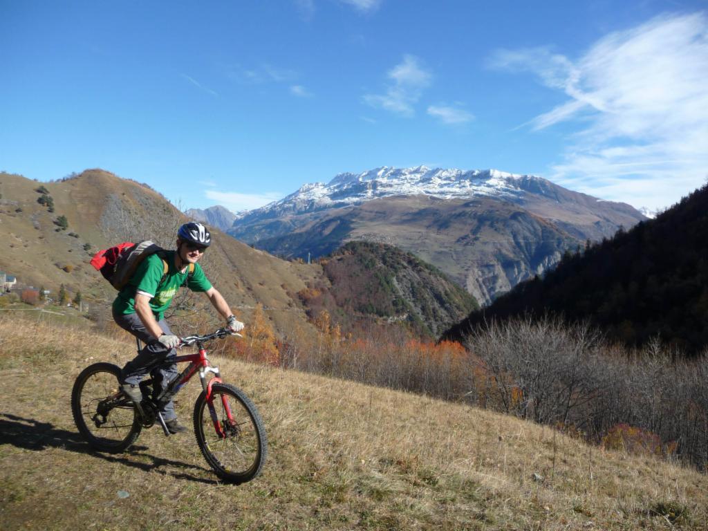 Après Oulles (vue vers les Grandes Rousses)