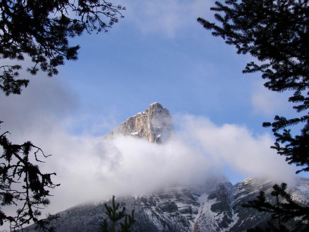 Le Mont Aiguille apparaît...