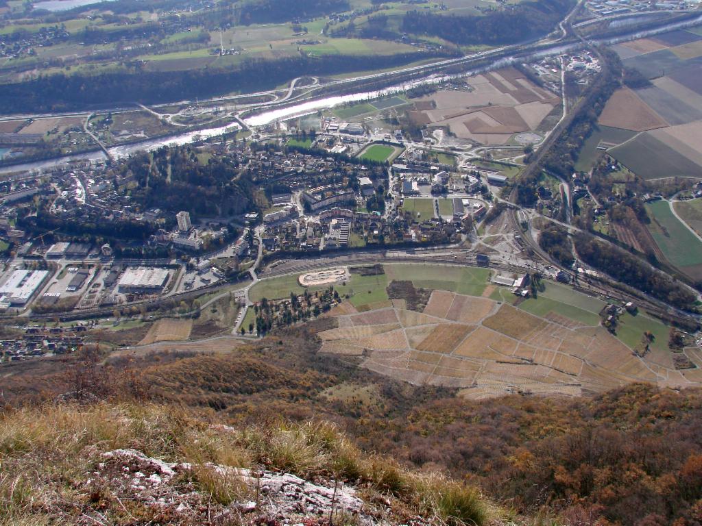 Jonction ferroviaire de Montm&eacute;lian depuis le Tapin