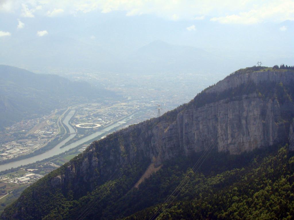 Grenoble et Dent du Loup vu de la Sure