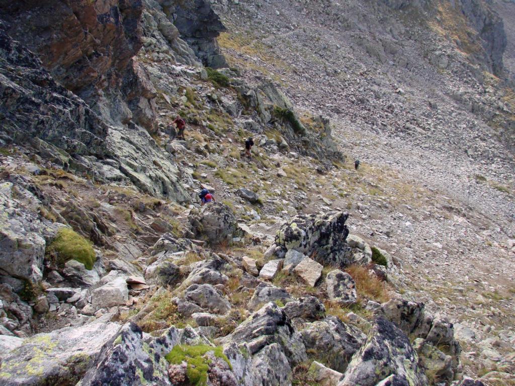 Passage raide pour atteindre le désert rocheux