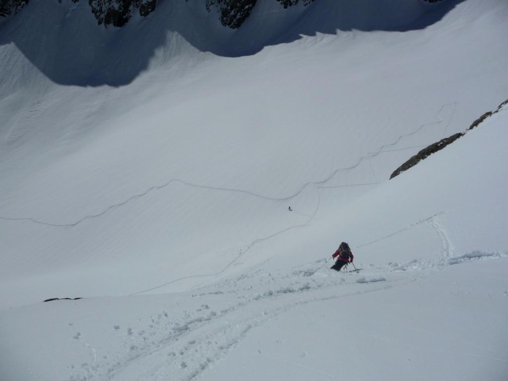 Peter descend du Glacier des Rouies au Glacier du Chardon.