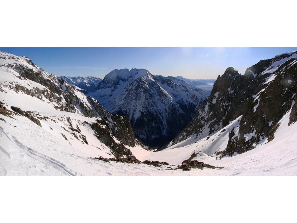 Entrée dans la Combe des Ramays; Grand Armet à l'arrière-plan