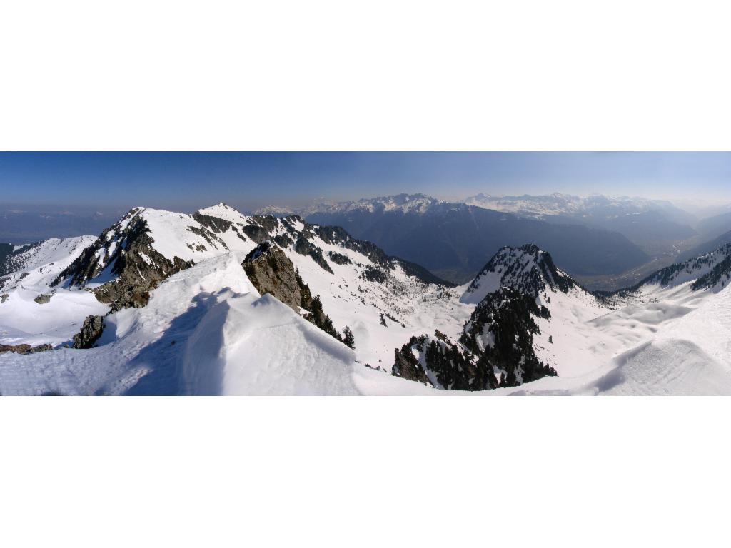 Vue panoramique de la Grande Roche Blanche vers l'est