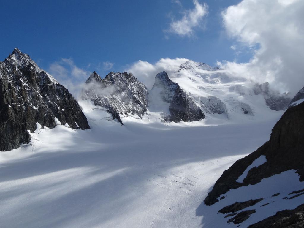 Glacier Blanc et Barre depuis le Refuge