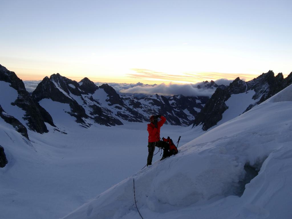 Lever du soleil au-dessus du Glacier Blanc