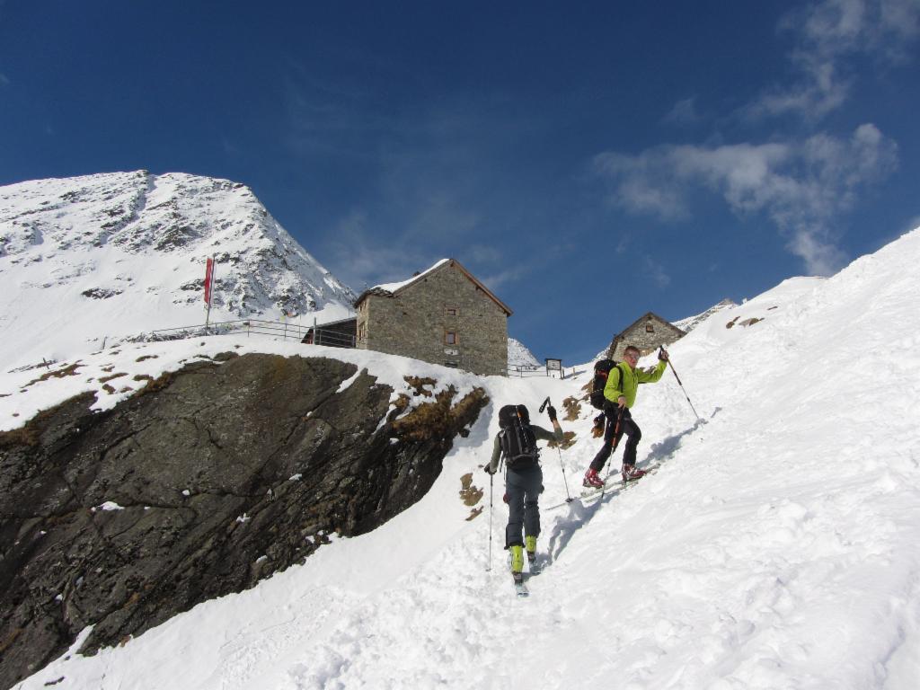 Noch zwei Spitzkehren zur Hütte...