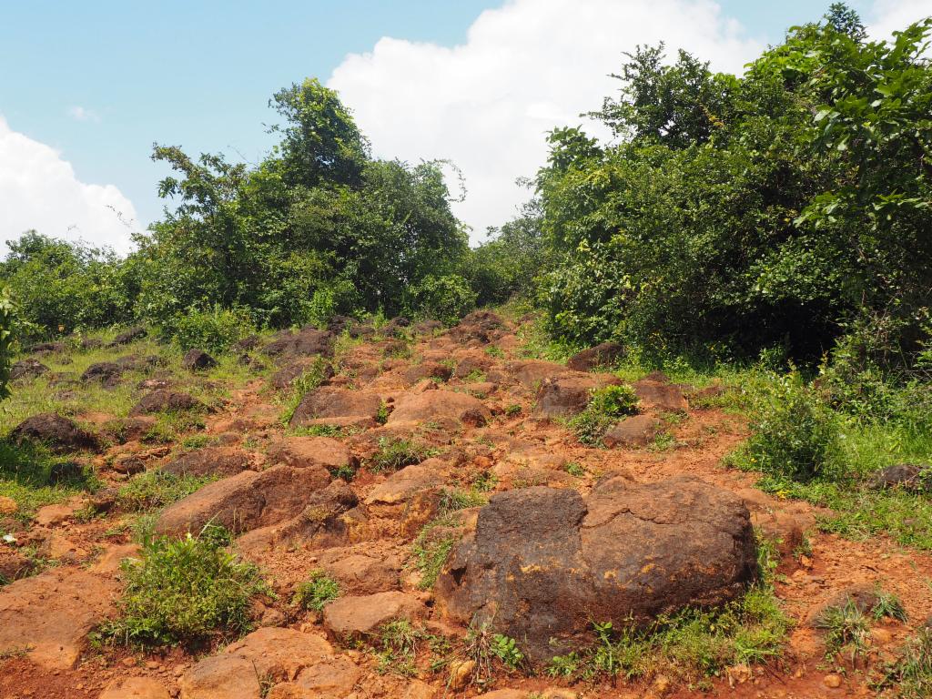 Rocky path up to the ridge of ascent