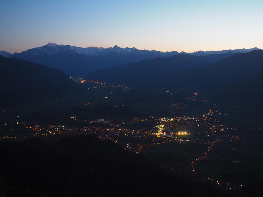 Glocknergruppe und Saalfelden vom Aufstieg zur Wiechenthaler Hütte