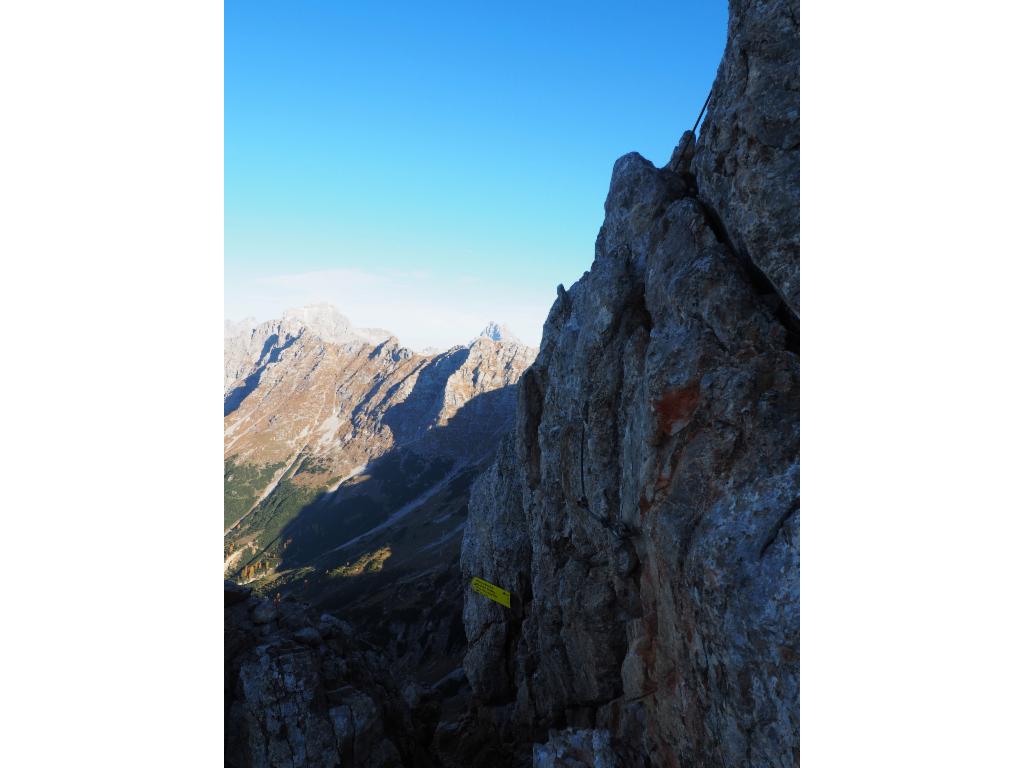 Kreuzung von Wildental- und Südwand-Klettersteig: zum Gipfel geht's nach rechts hinauf.