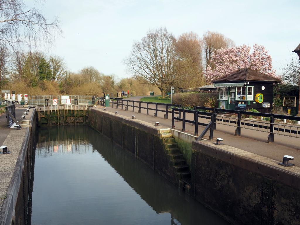 Abingdon lock