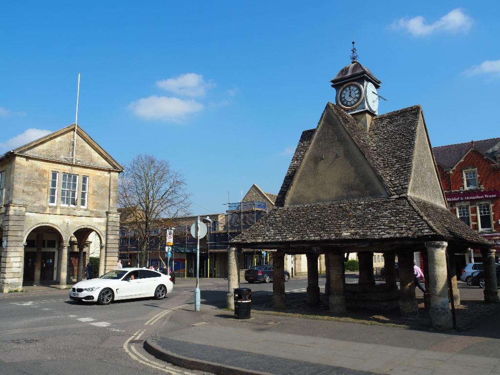 Witney Town Council and Buttercross