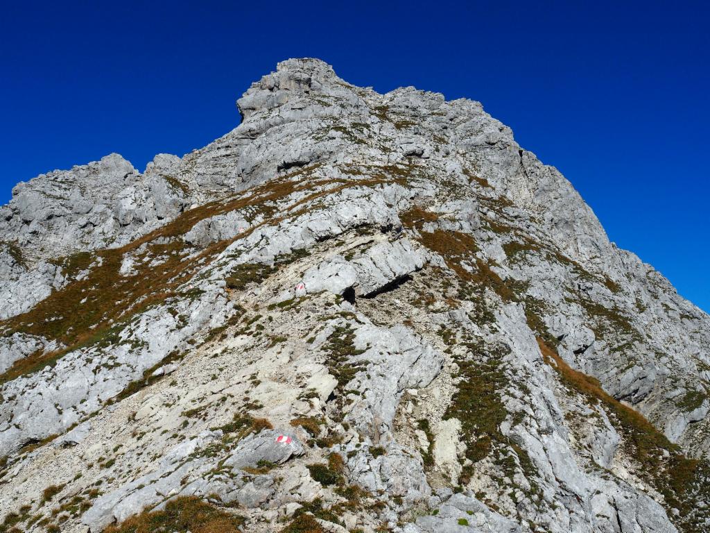 Weg durch den Gipfelaufbau