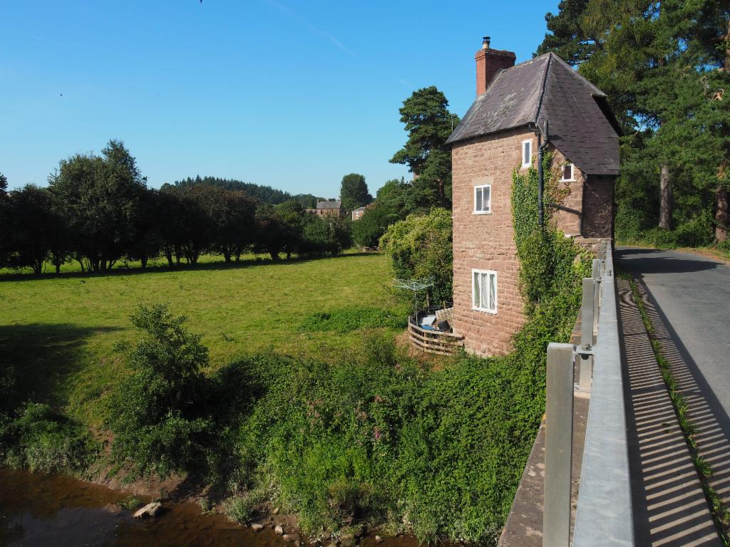 Toll House of Hoarwithy Bridge