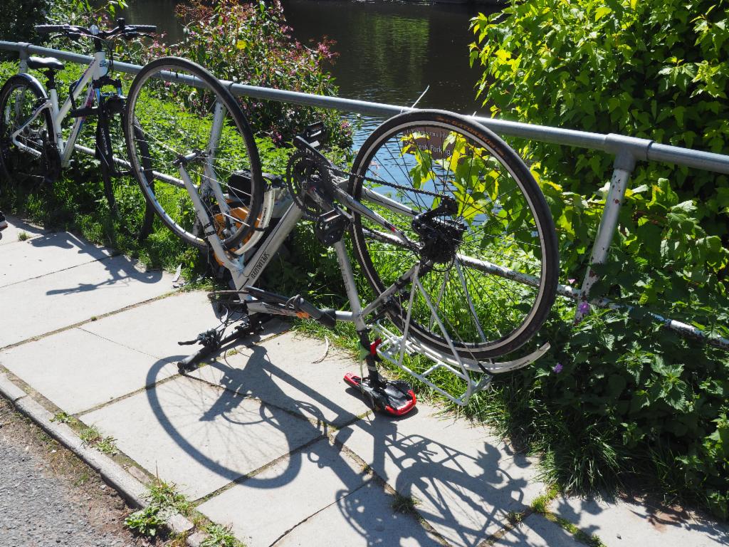 Flat tyre repair at Symands Yat