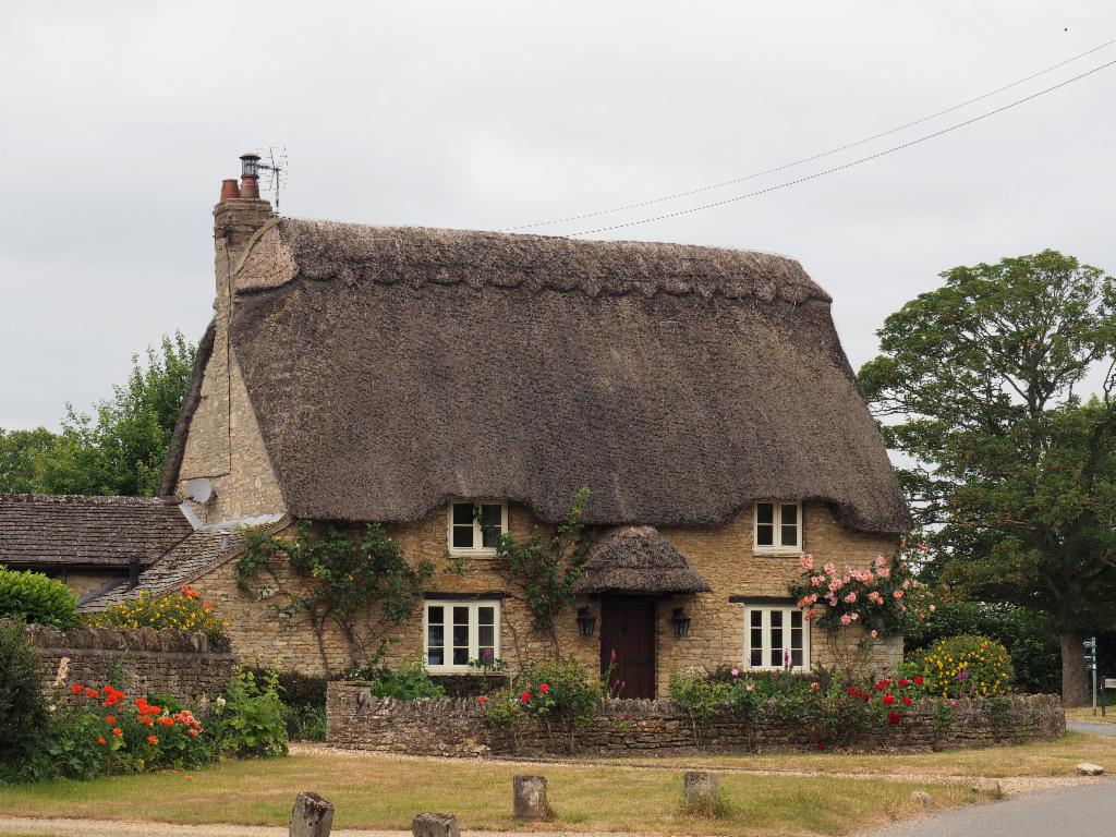 Thatched house in Kirtlington