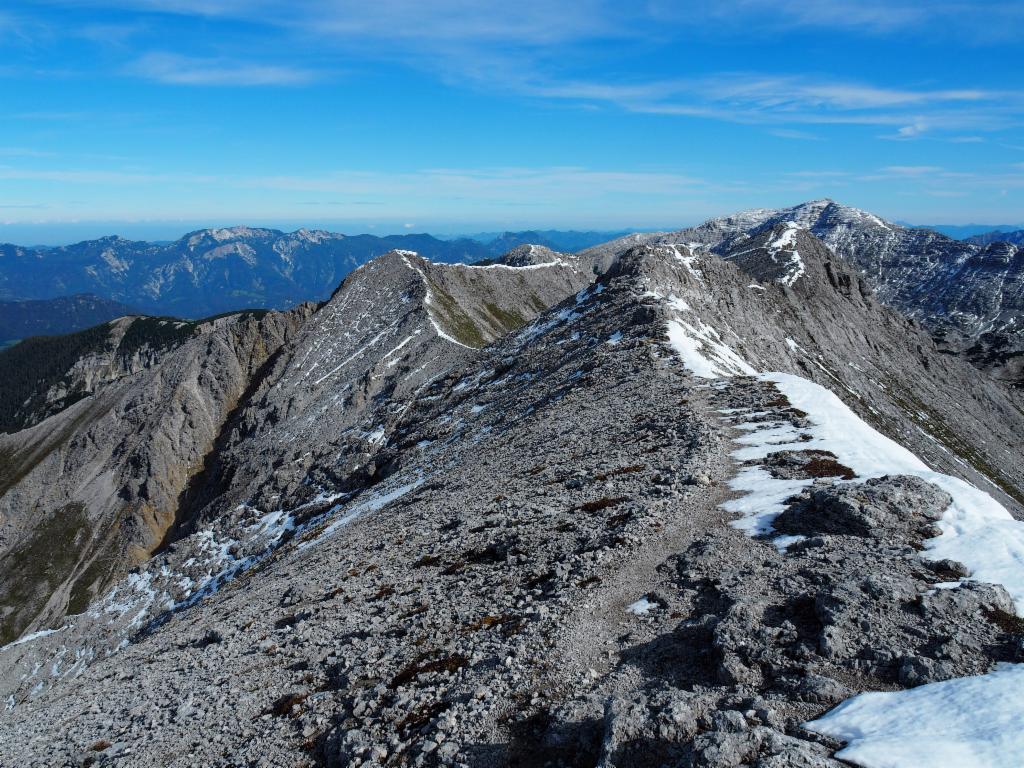 Grat von der Kreuzspitze zum Kaminspitz