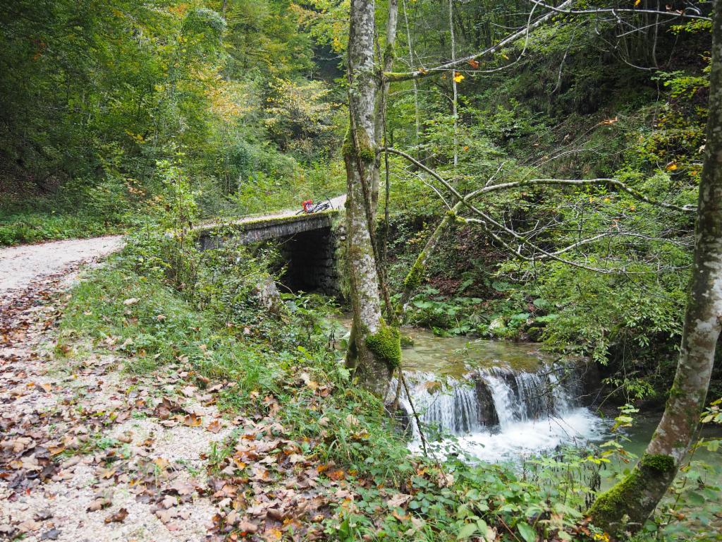 Auffahrt entlang des Wendbachs