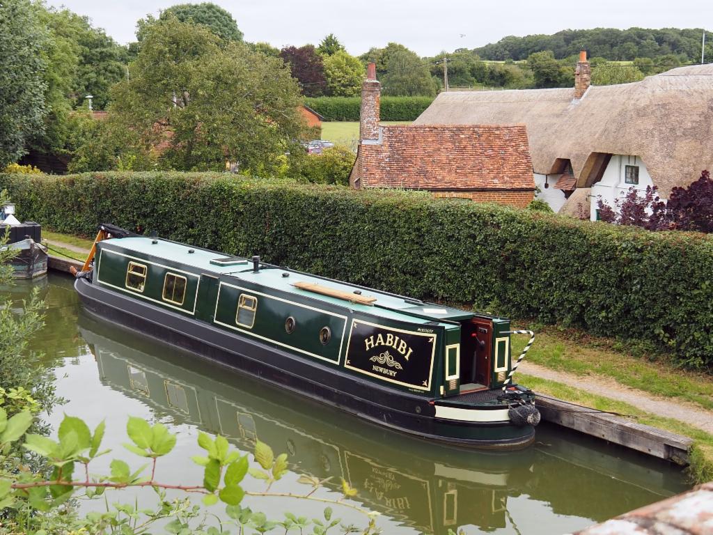 Canal at Great Bedwyn