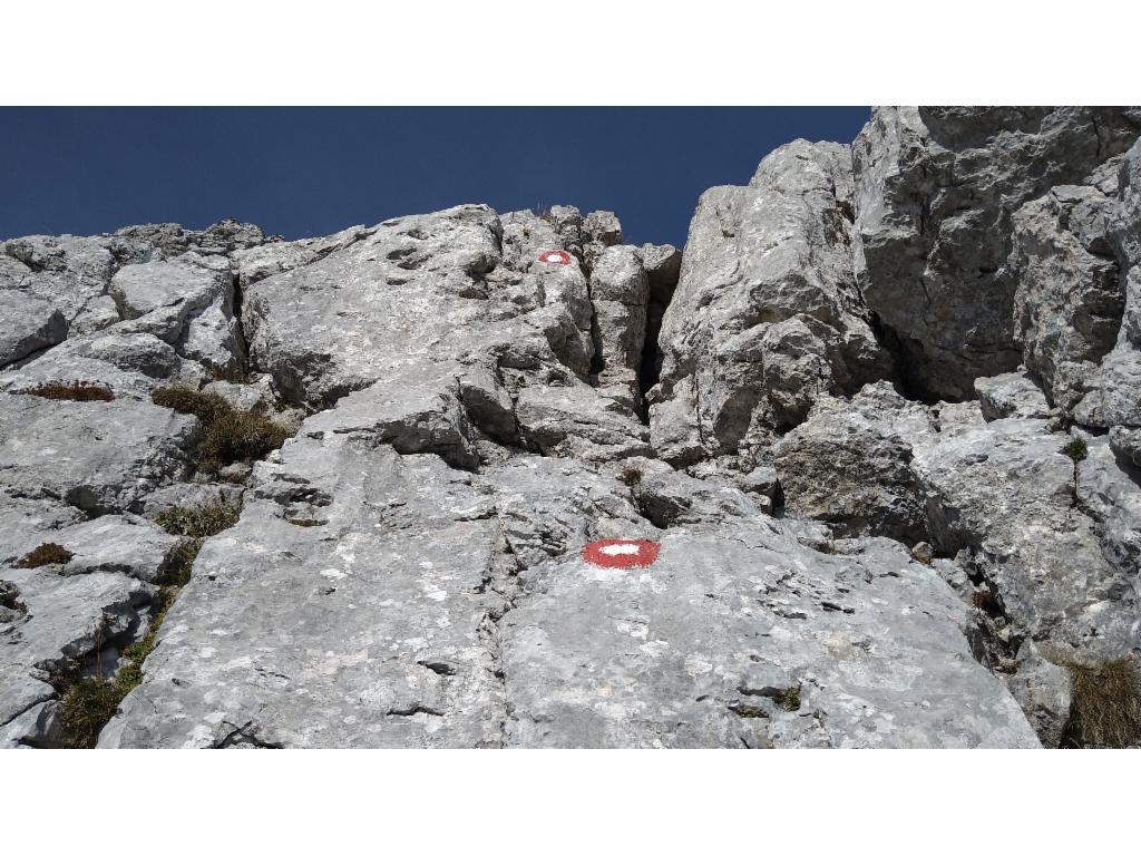 Senkrechte Kletterstelle nach dem obersten Gratkopf