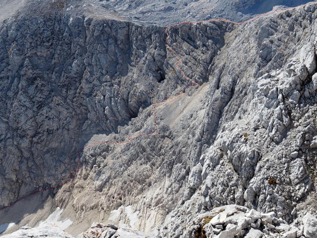 Verlauf des Steigs auf die Brotfallscharte vom Gipfelgrat aus gesehen