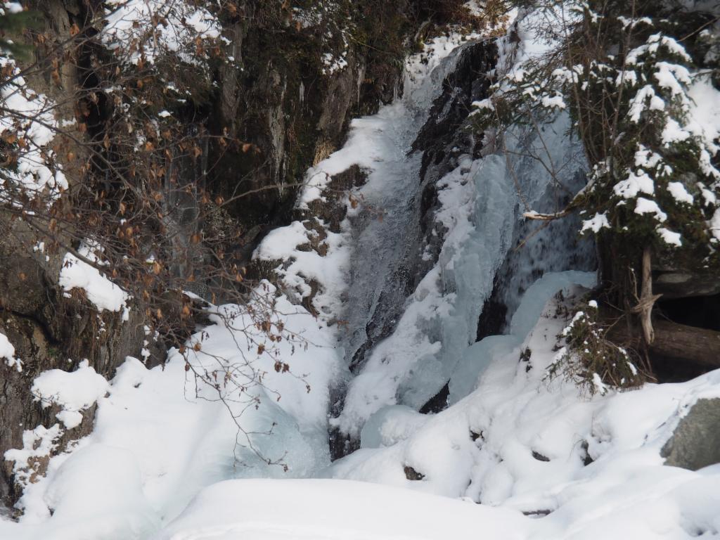 Eisgebilde am Möderingbach-Wasserfall