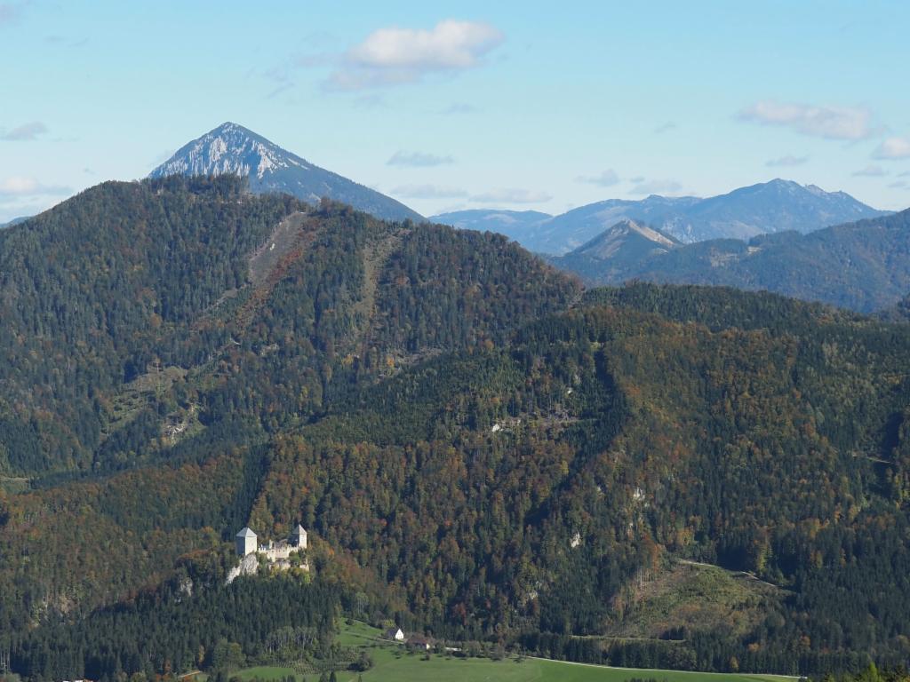 Gamsstein vom Aussichtspunkt oberhalb der Teufelskirche