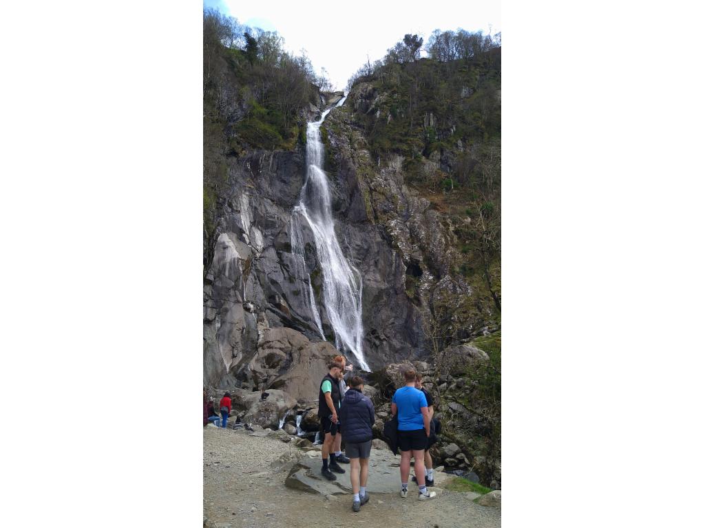 Rhaeadr Fawr: quite busy