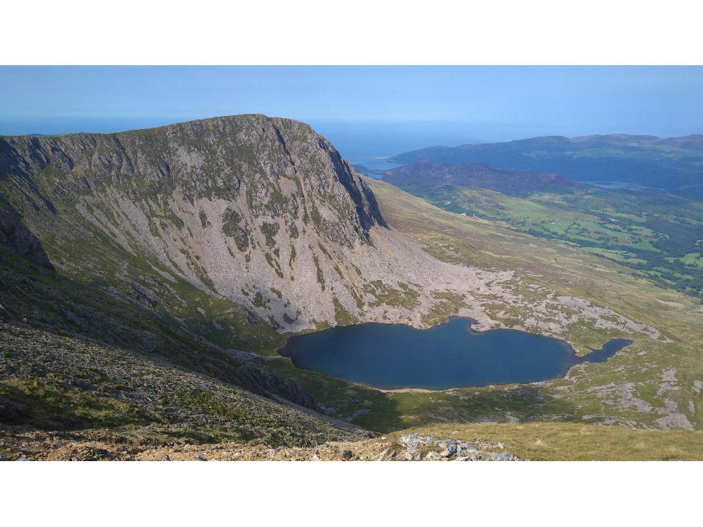 Descent to Llyn y Gader