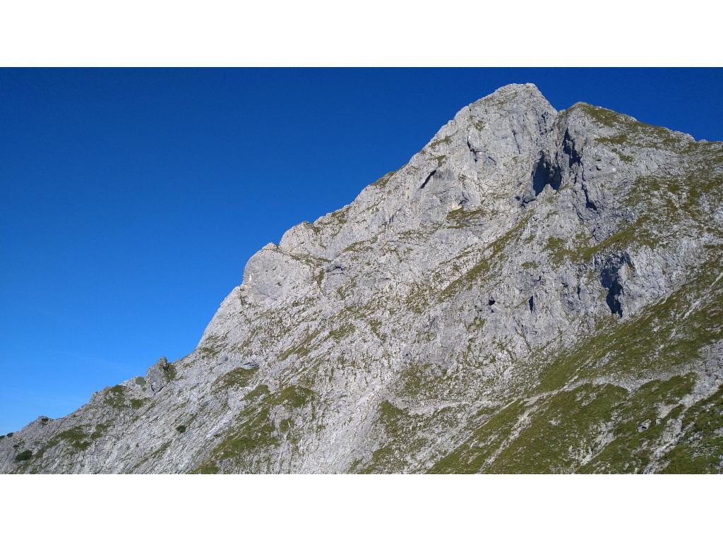 Plattenquerungen bis zur Scharte