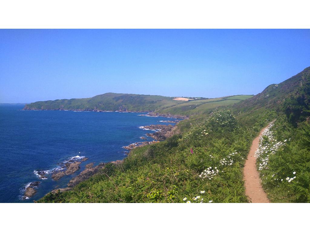 Path along Lantivet Bay approaching Lansallos Beach