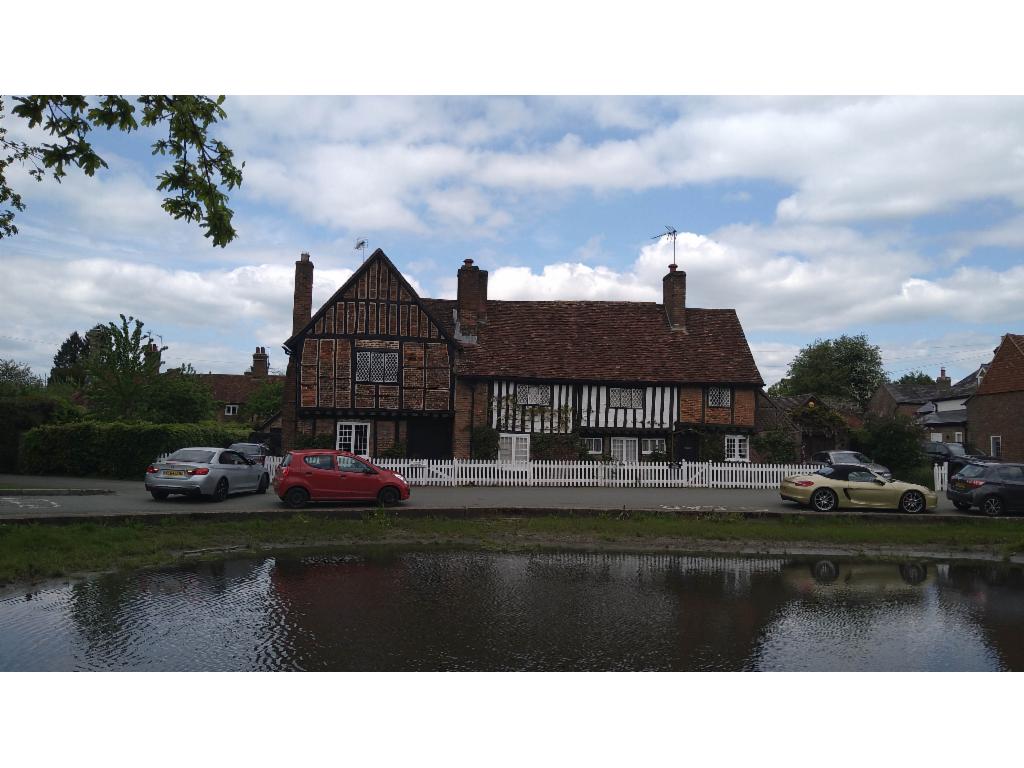 Pond in Aldbury