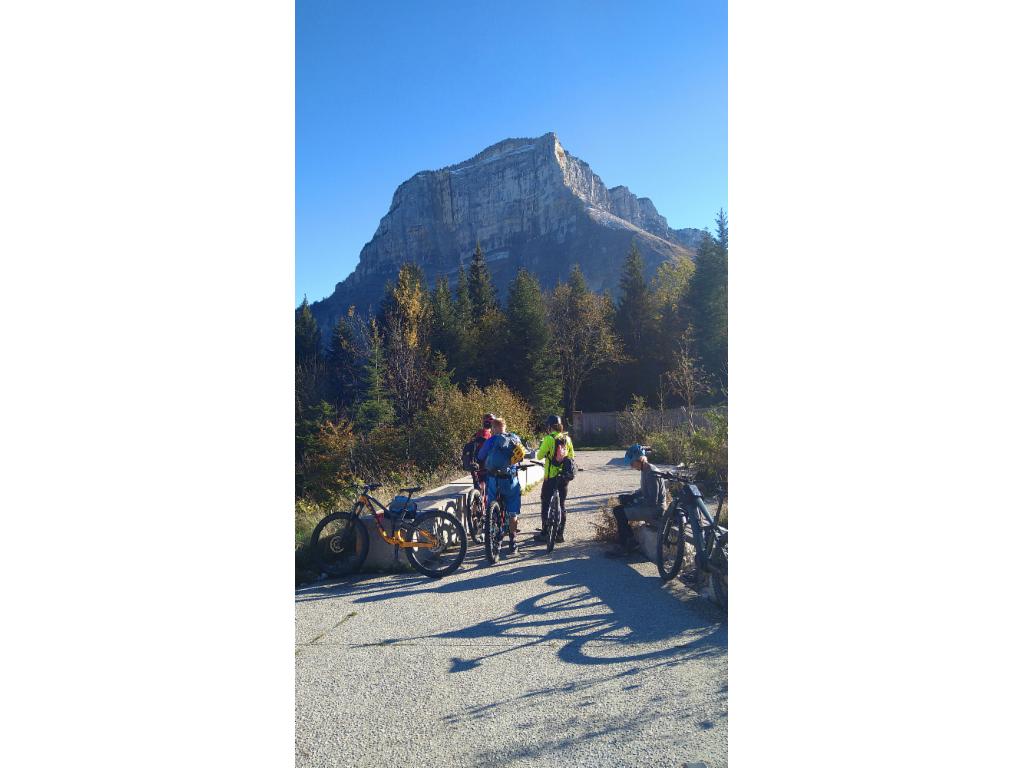 Arrêt devant le Granier au Col du Granier