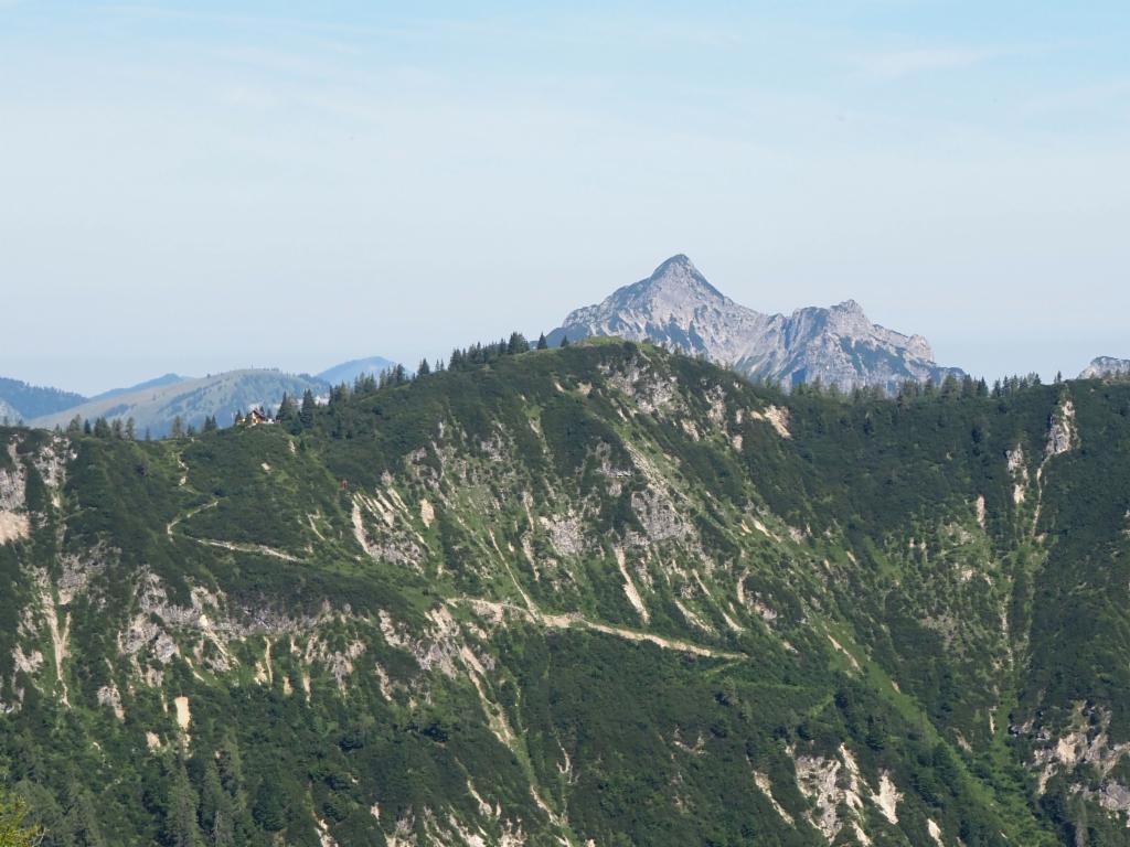 Goiserer Hütte und Rinnkogel vom Aufstieg zum Niederen Kalmberg
