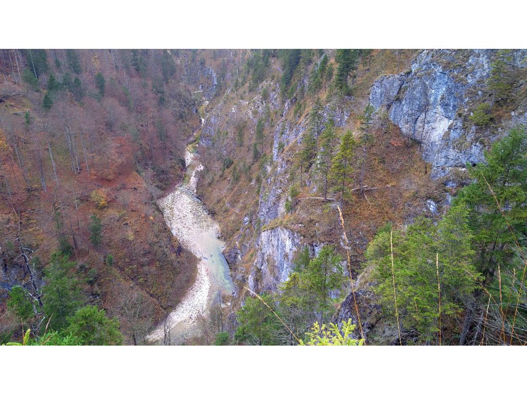 Tiefblick in die Schlucht