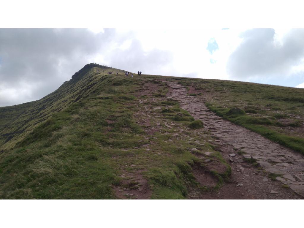 BreconBeacons CornDu Ascent06
