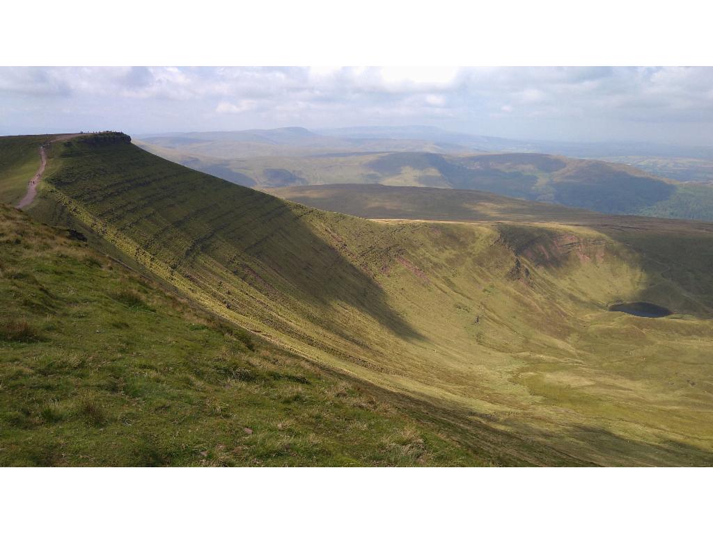 BreconBeacons PenYFan CornDu1