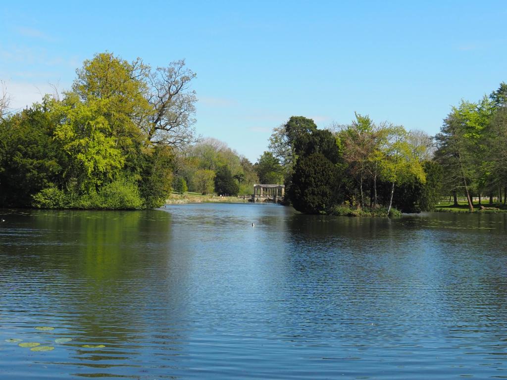 Octagon Lake and Palladian Bridge