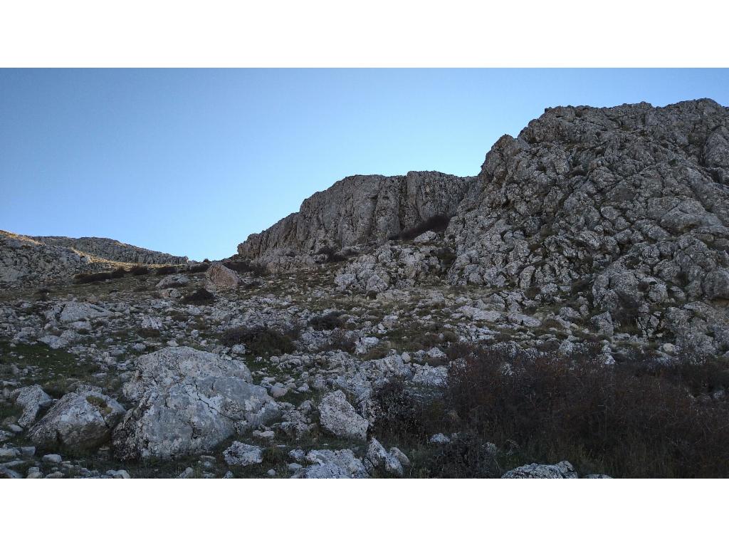 Blick zur&uuml;ck zur Abstiegsabrinne zum Collado del Caracol