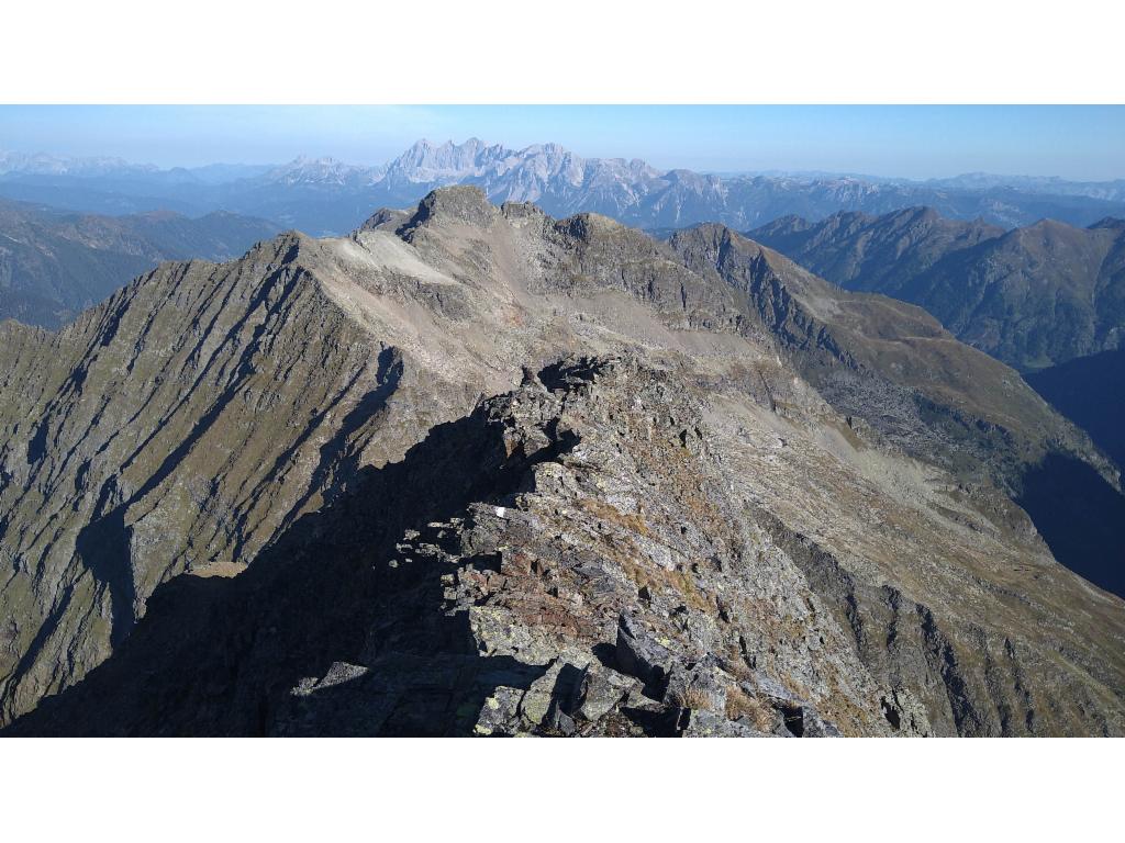 Blick zurück auf den schmäler werdenden Grat